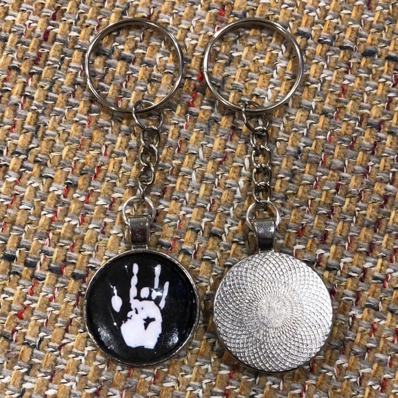 H BUYITWHENFOUND Custom Grateful Dead Keychains JERRYS MISSING FINGER - Picture 7 of 8